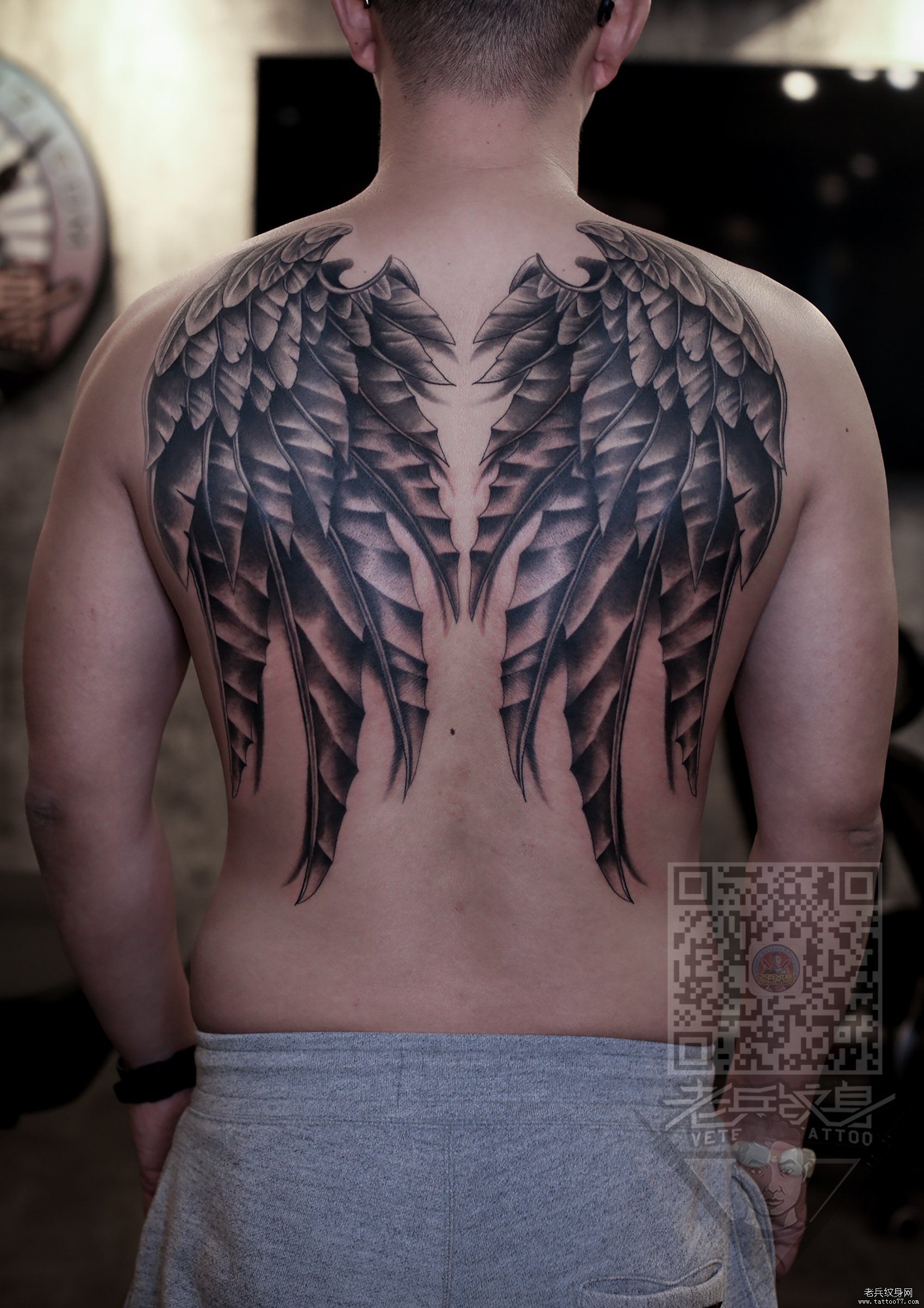 翅膀_翅膀背部纹身图案大全 - 纹身大咖