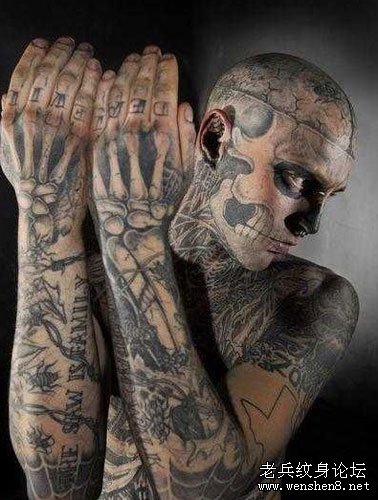 武汉纹身网:时尚达人in潮流 为纹身“正名” (图文)