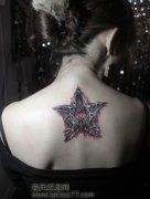 Ů���ӱ���һ��������â������ͼ��