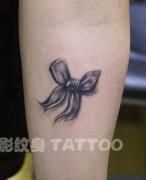 �ֱ�һ��С�ɵĺڰ׺���������ͼ��