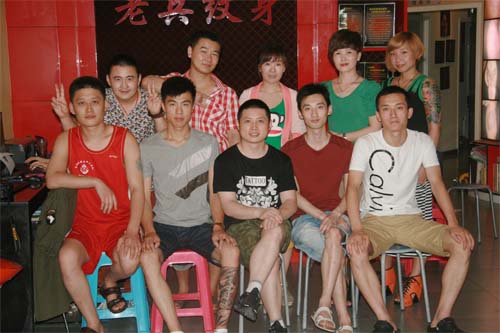 武汉老兵纹身学校2012年第四期纹身学员毕业合影
