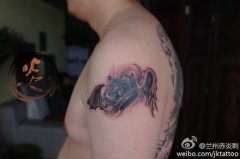 �����ֱ۾��䳱���Ļʹڳ������ͼ��