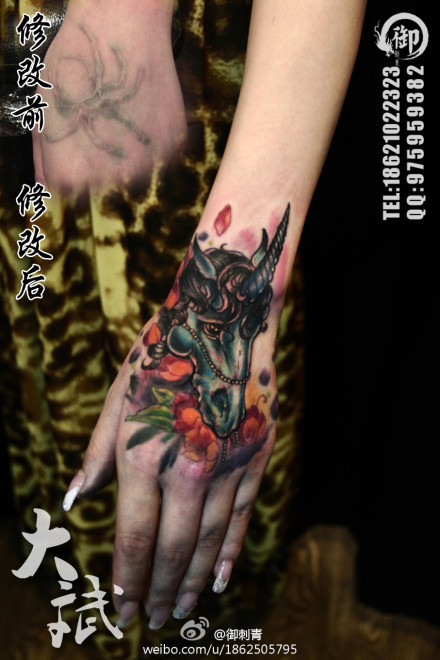 Ů���ֱ�����Ư���Ķ���������ͼ��