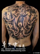 ���˺󱳳��ᾭ�������ɯ����ͼ��