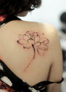 ��Ů���ι�һ��Ÿ��Ե�ˮī��������ͼ��