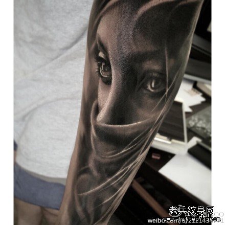 �ֱ۳���ŮФ������ͼ��