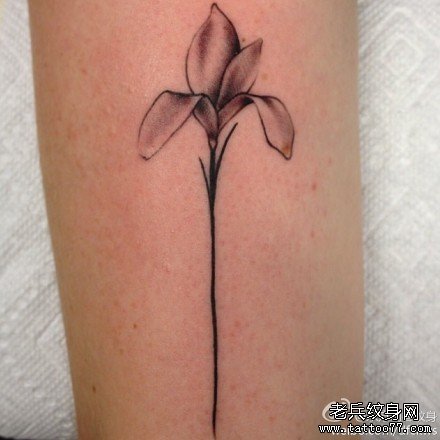 小花朵纹身图案
