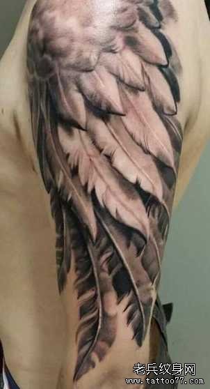 胳膊翅膀纹身图案
