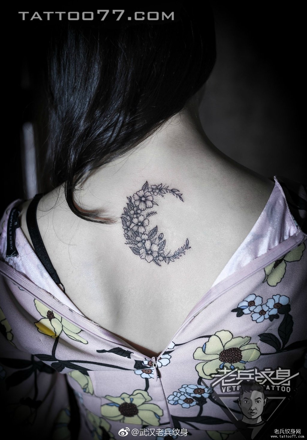 后背肩胛枫叶纹身图案-无锡纹彩刺青