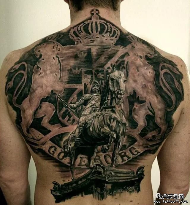 罗马骑士满背纹身图案