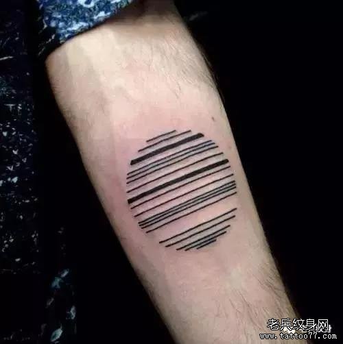 手臂简约线条纹身图案