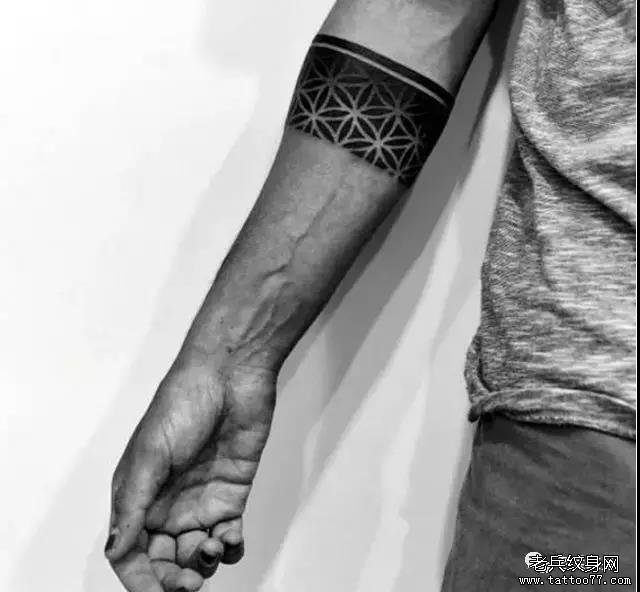 药药切克闹,男生臂环来一套~!