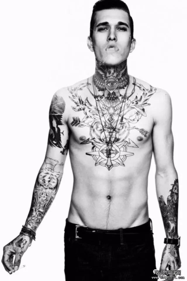 刚纹的身就褪色?怕是你不懂这纹身保养的门门道道!