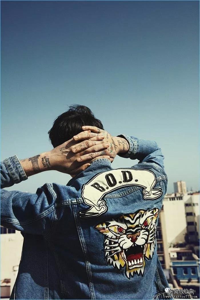 حСؾҲõ֮ᱻĸ˫ˣ