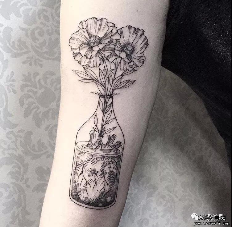 纹身素材第519期——黑灰线条花朵