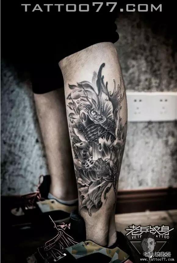 “你喜欢什么?” “喜欢你呀”——老兵纹身店内【包小腿】作品欣赏~