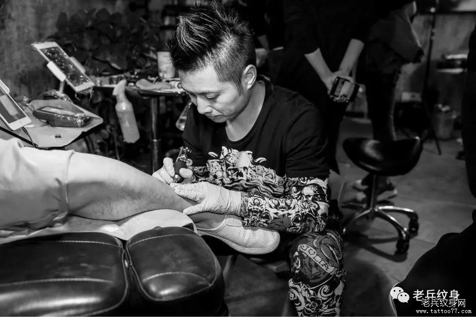 岁月静好,现世安稳——老兵店内纹身师纹身花絮