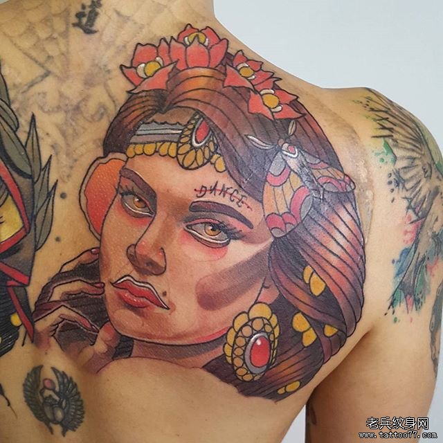 ���β�ɫŮ������ͼ��