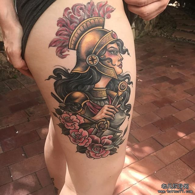 大腿彩色女骑士纹身图案
