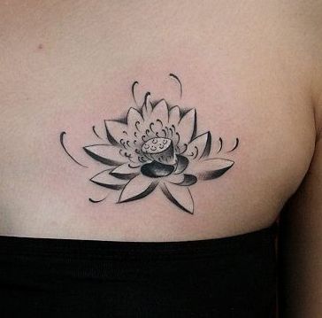 经典时尚胸部莲花纹身图案纹身图片