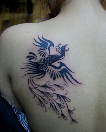 一款美女背部精美的图腾凤凰纹身图案