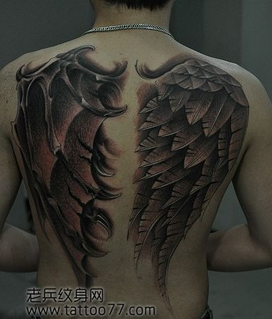 超酷的一款满背天使恶魔翅膀纹身图案
