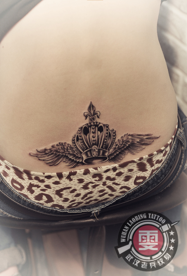 情侣皇冠翅膀纹身作品