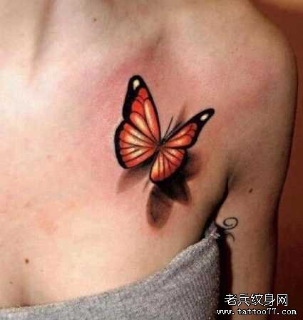 胸部优雅蝴蝶纹身图案