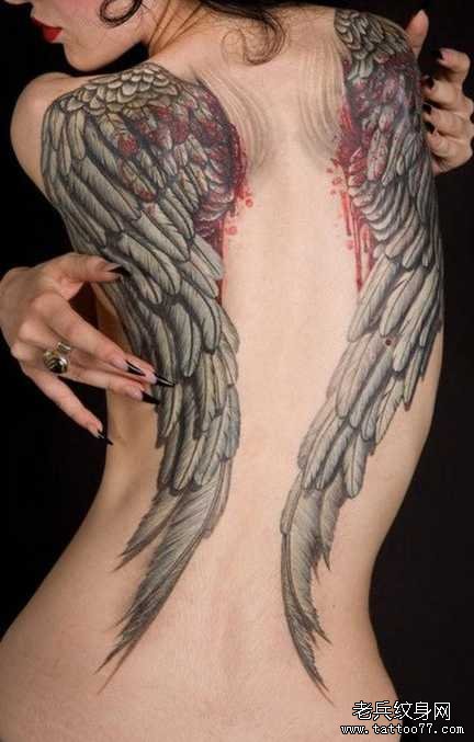 后背血翅膀纹身图案