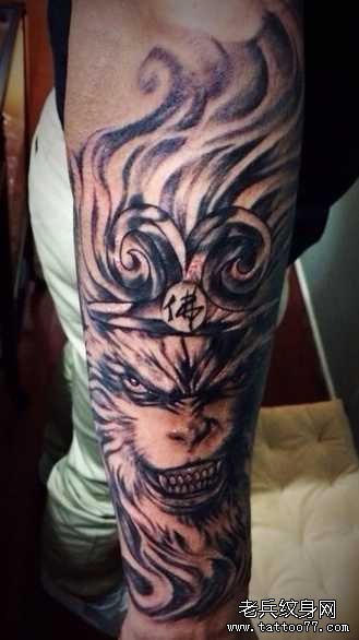 手臂霸气斗战佛纹身图案