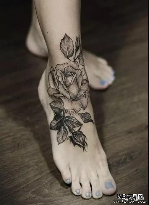脚腕玫瑰纹身图案
