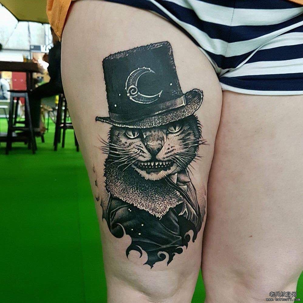 黑灰大腿猫纹身图案