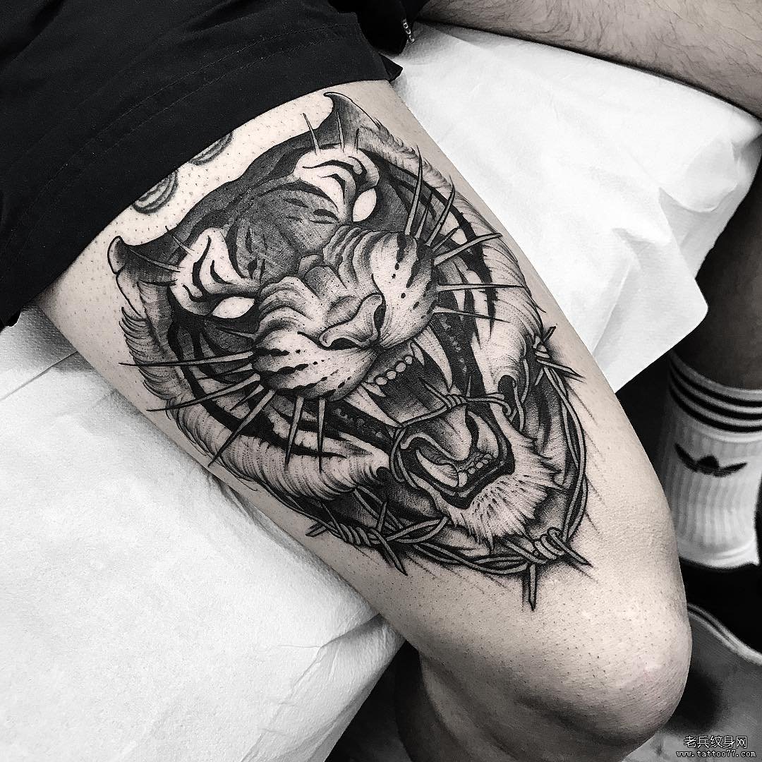 黑灰老虎大腿纹身图案