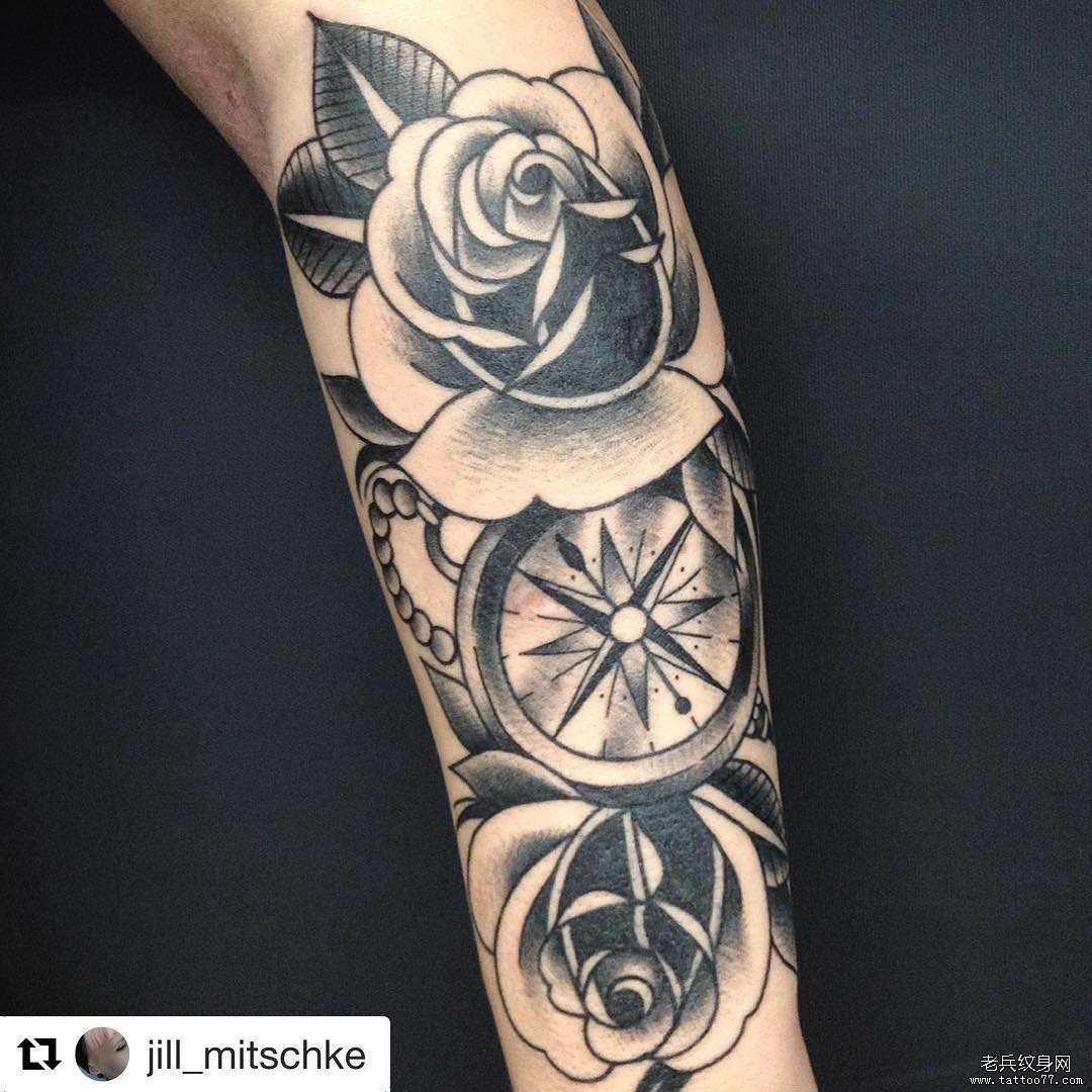 色彩海鸥手臂纹身图案