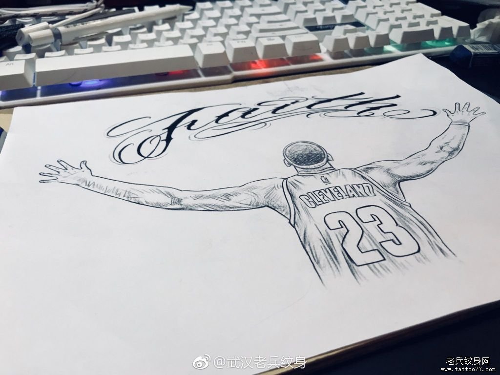 黑灰人物纹身手稿设计作品