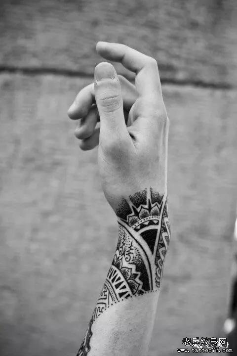 以上5款适合男生且质感十足的纹身图案你都get到了咩?
