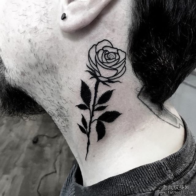脖子玫瑰花纹身图案